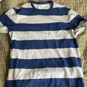 Gap T shirt